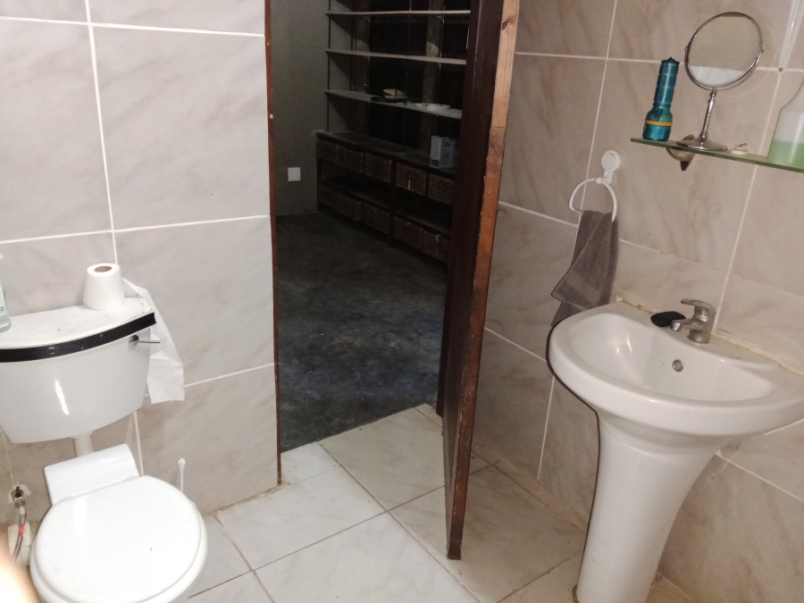 5 Bedroom Property for Sale in Melodie North West